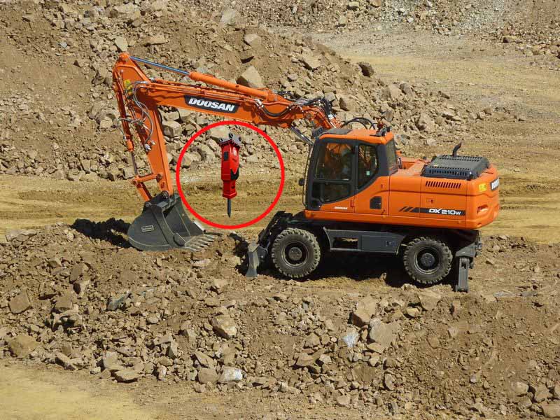 Аренда экскаватора DOOSAN DX210W с гидромолотом